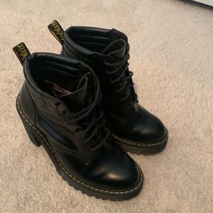 Dr. Martens Womens Size 6